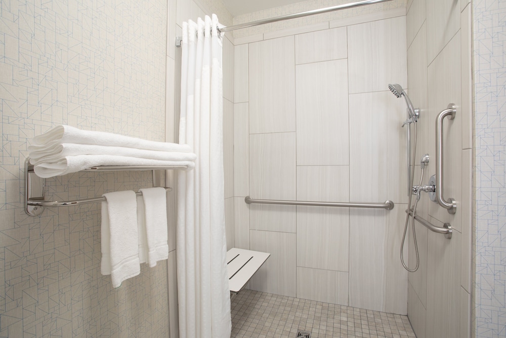 Holiday Inn Express Hotel & Suites Longmont by IHG - photo 23