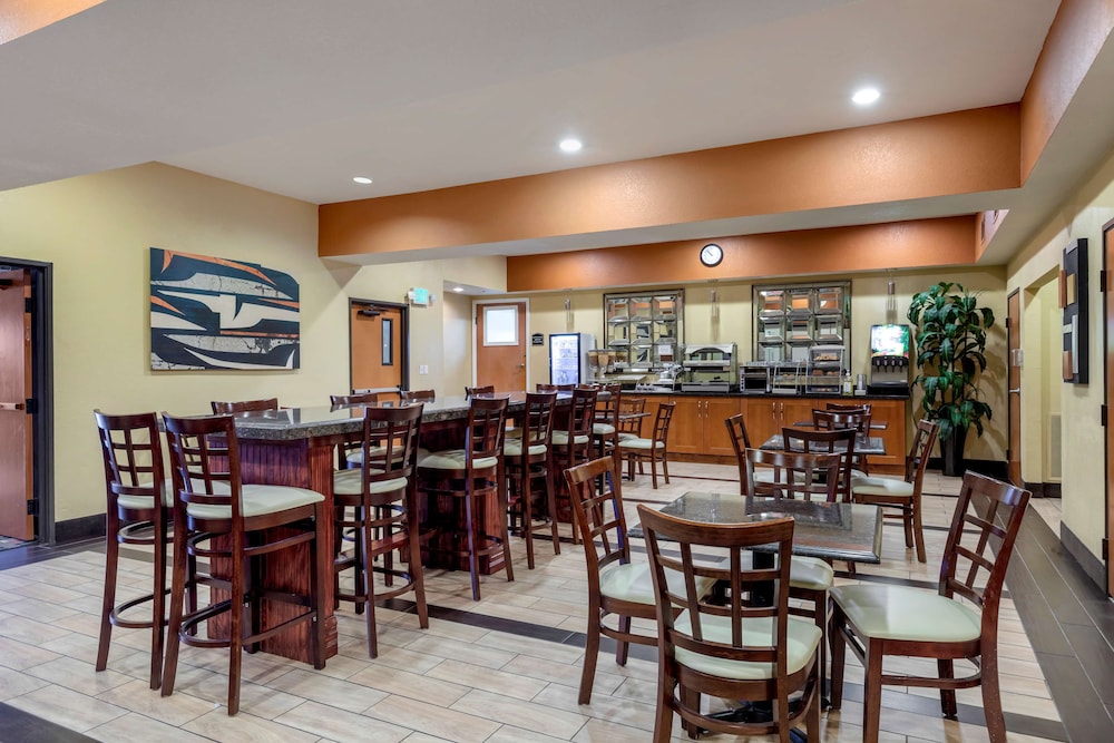 Best Western Plus Rockwall Inn & Suites - photo 32