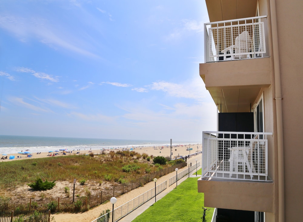 Dunes Suites Oceanfront - photo 9