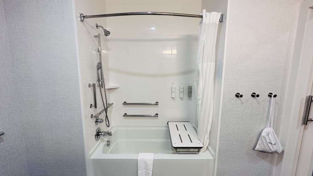 Hampton Inn & Suites Weatherford - photo 57