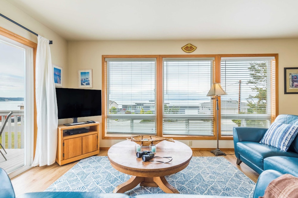 Beach Lookout Retreat by Avantstay Rooftop Views - photo 6