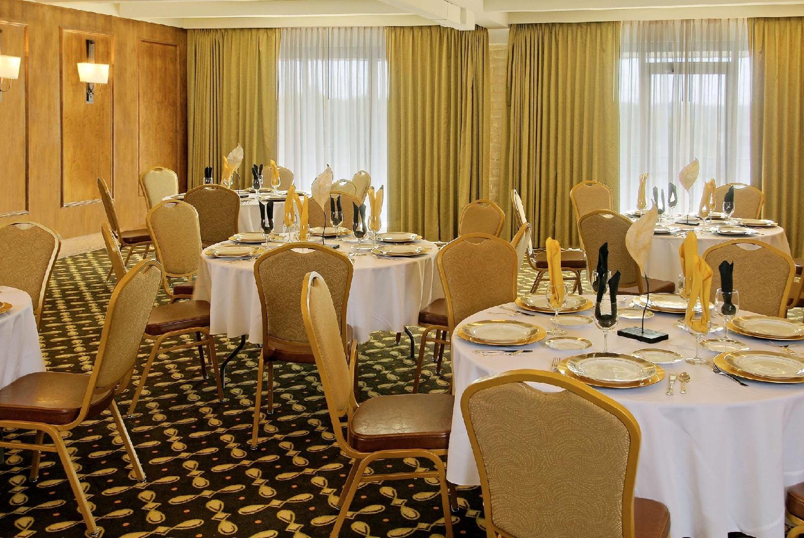 Aksarben Suites Trademark Collection by Wyndham - photo 17