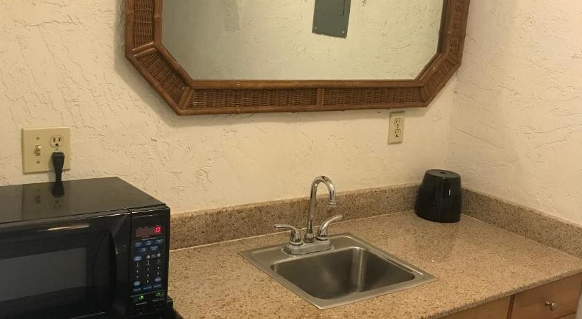 Channel Islands Inn - photo 21