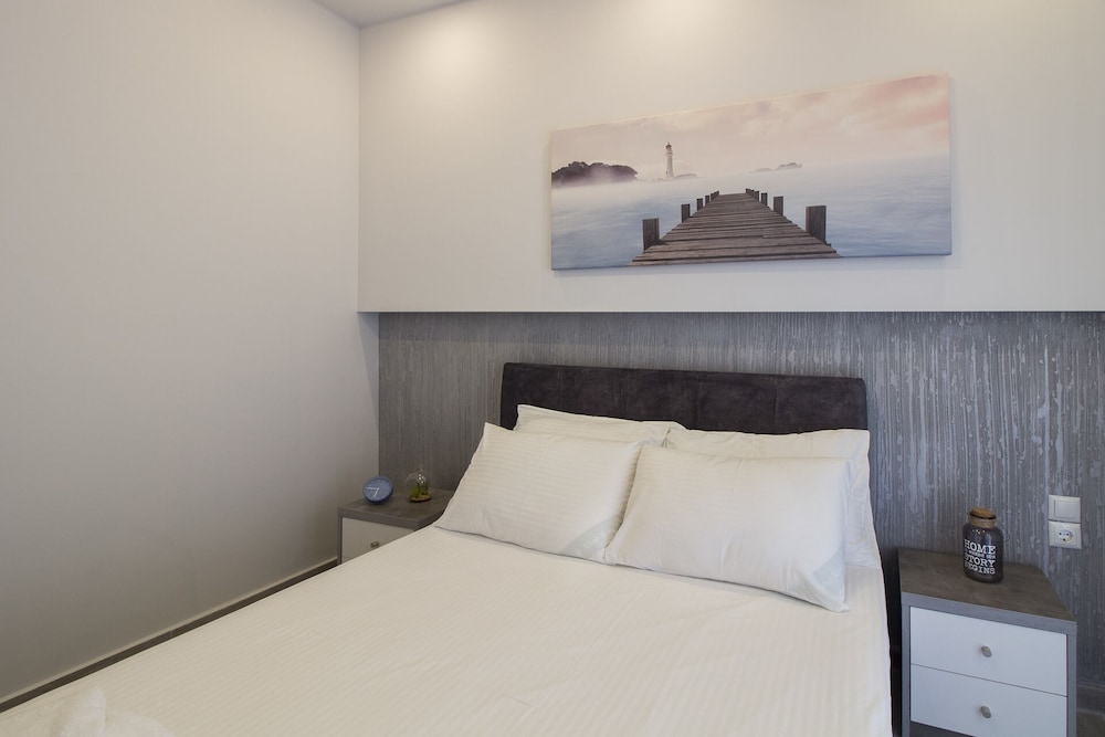 FLOW White Tower Two Bedroom Suite in Thessaloniki, Greece