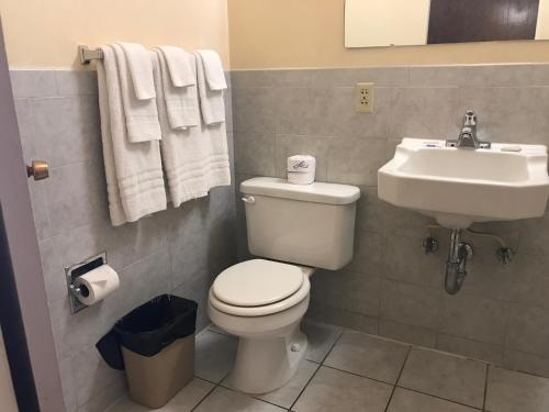 Edgewood Motel - photo 9