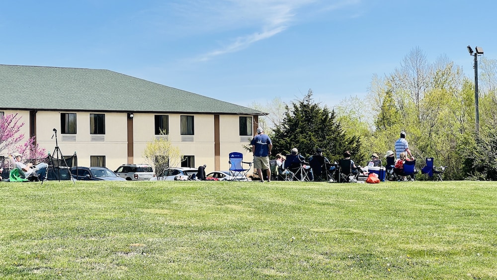 Americas Best Value Inn & Suites Pinckneyville - photo 2