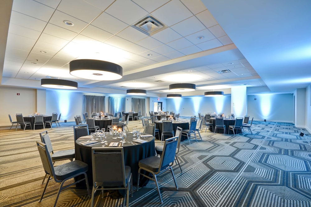 Embassy Suites Hotel Charlotte - photo 50