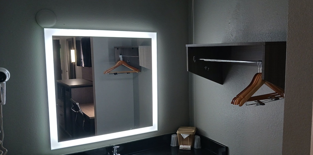 Red Roof Inn Fort Worth West - photo 10