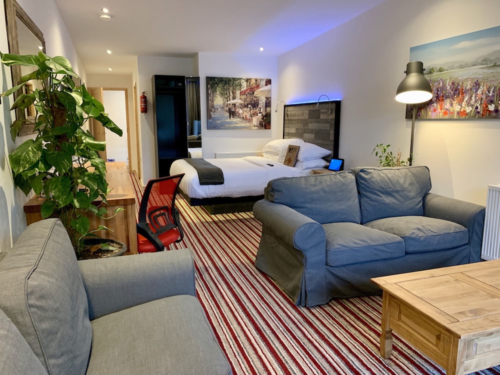 The Waterfront Lodges - last minute hotel in Bedworth