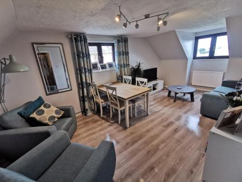 Spacious Family Friendly Apartment 100m from beach with Seaviews — 4-Star Luxury Hotel in Hunstanton, United Kingdom