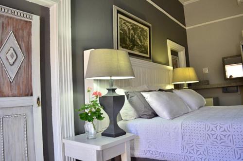 Villa Contessa — 4-Star Luxury Hotel in Beaufort West, South Africa