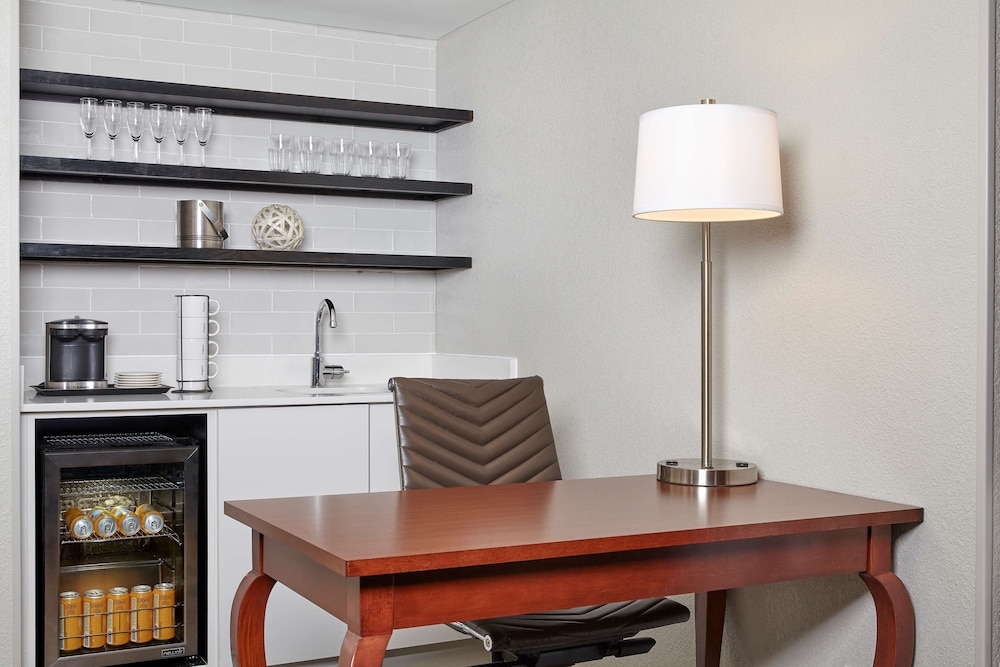 DoubleTree Suites by Hilton Nashville Airport - photo 9
