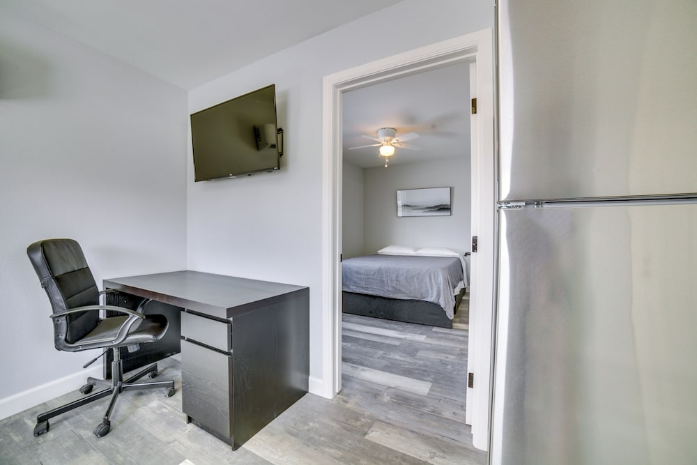 Renovated Hawthorne Apartment By Museums and Dining