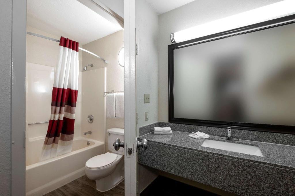 Red Roof Inn West Point - photo 27
