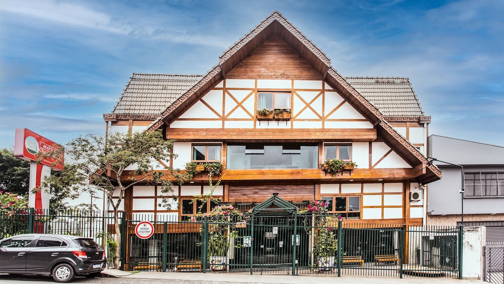 Hotel Chalet Monet Granja Vianna in Cotia, Brasil