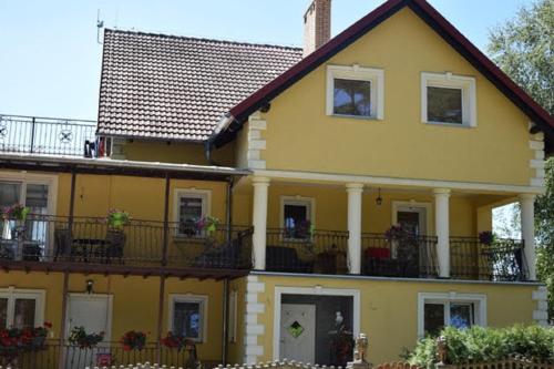 Noclegi Pod Lasem in Lubrza, Poland