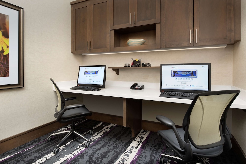 Hilton Garden Inn Charlotte Airport - photo 44