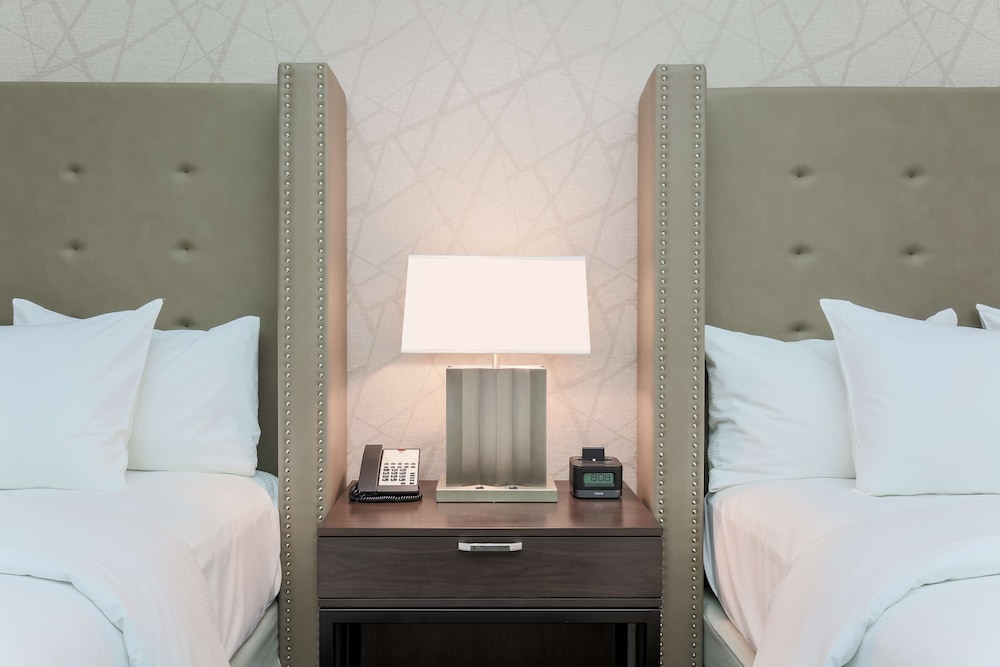 DoubleTree by Hilton Evansville - photo 18