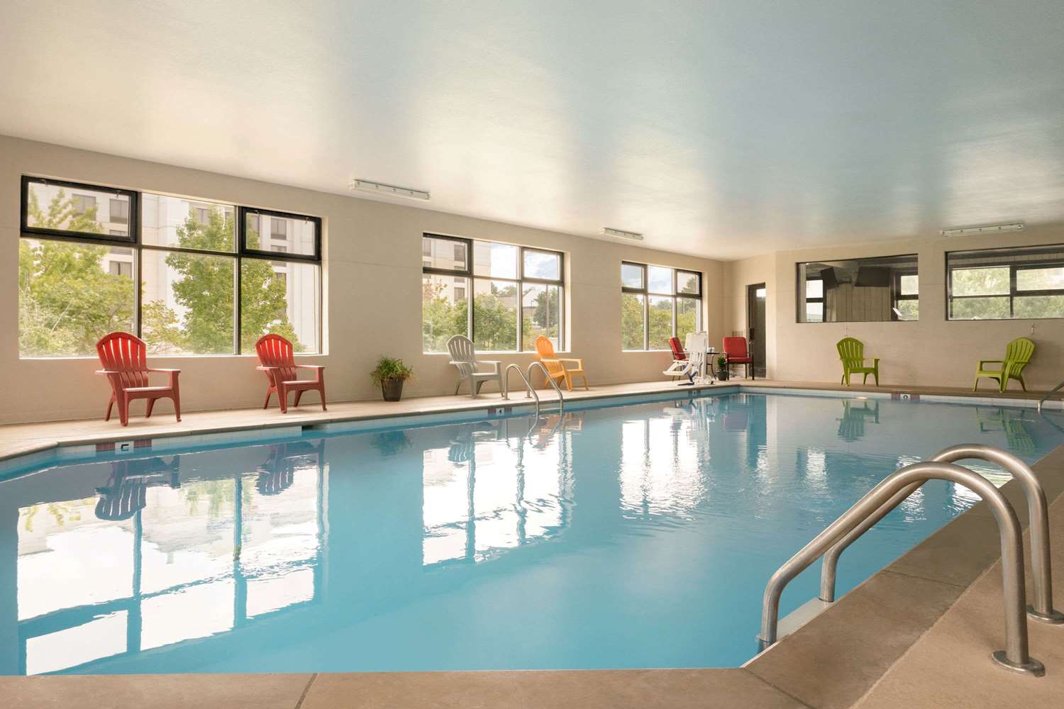 Super 8 by Wyndham Nashville Airport North - photo 8