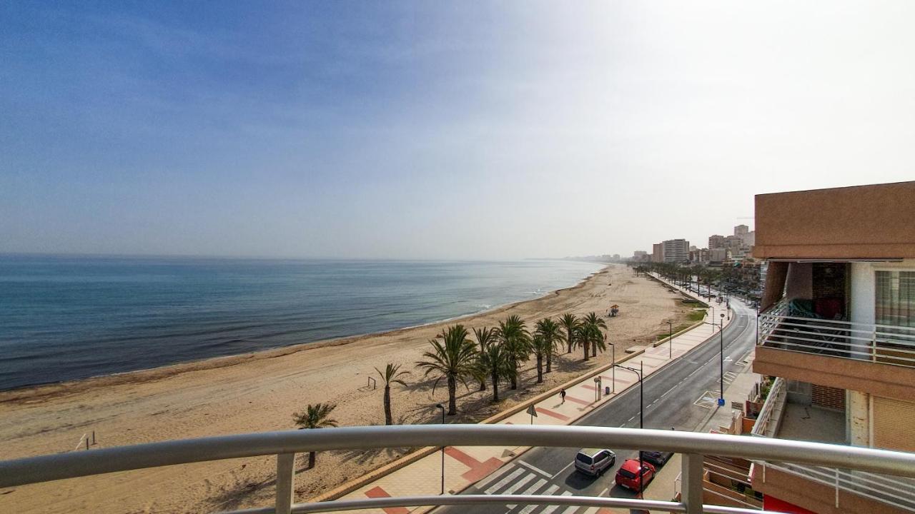 Atico Frente Al Mar 2 Terrazas Barbacoa Y Parking Sujeto a Disponibilidad — hotel in El Campello