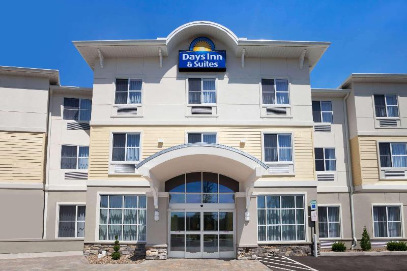Sleep Inn & Suites Altoona North - photo 6