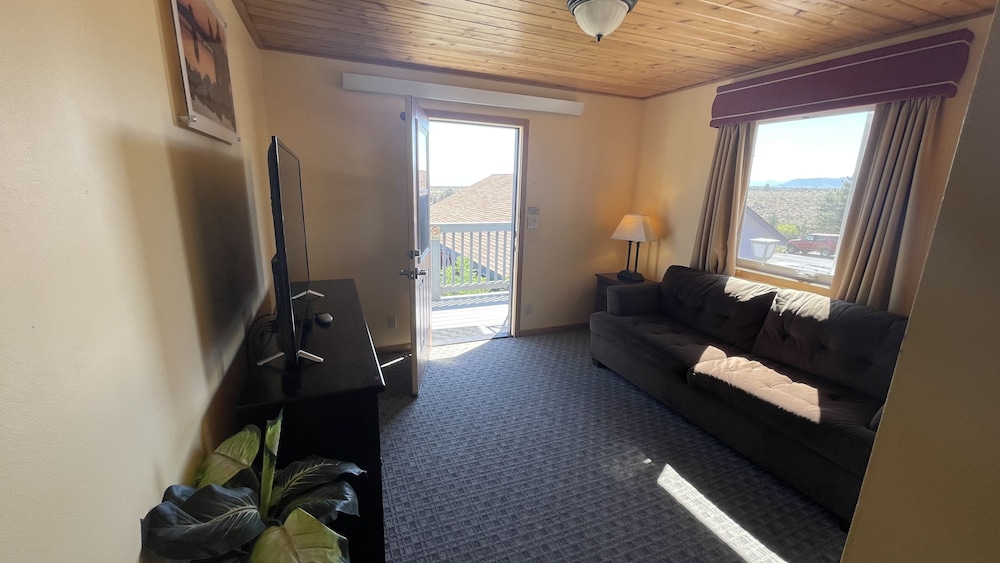 Yosemite Gateway Motel - photo 29
