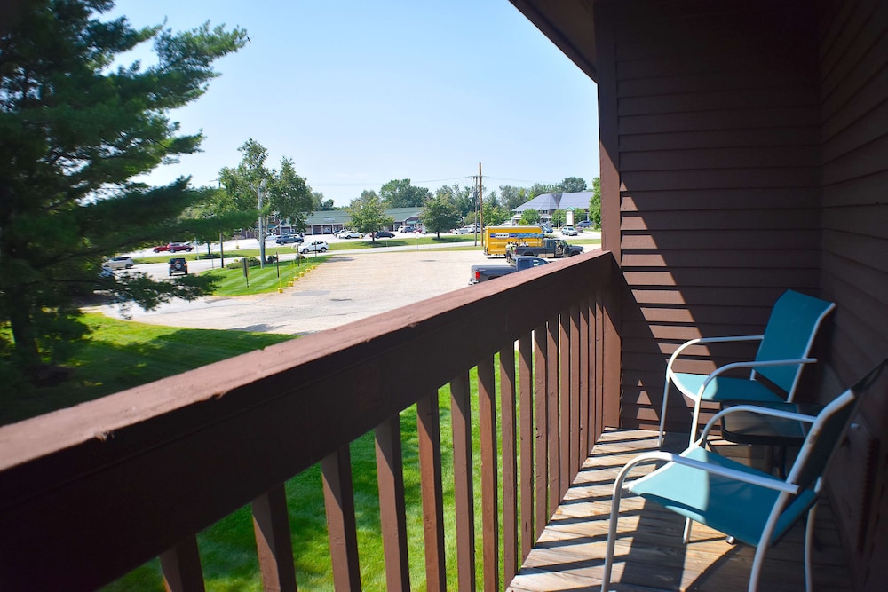 Fireside Inn & Suites Gilford - photo 32