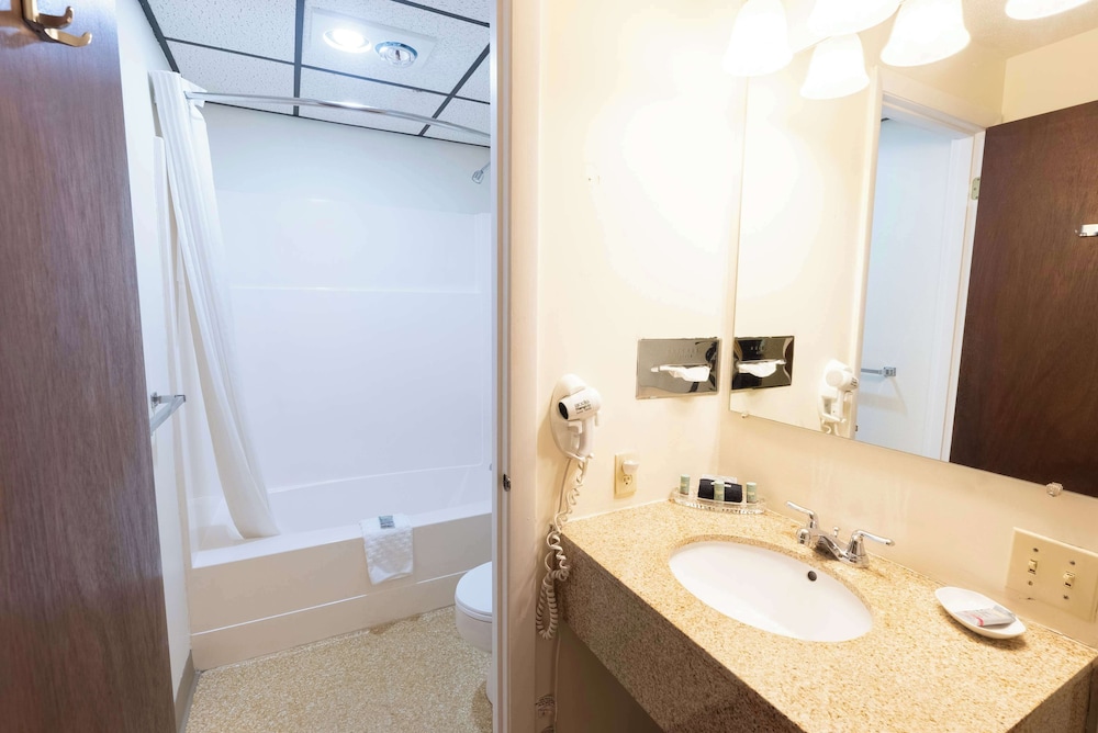 Fireside Inn & Suites Bangor - photo 35