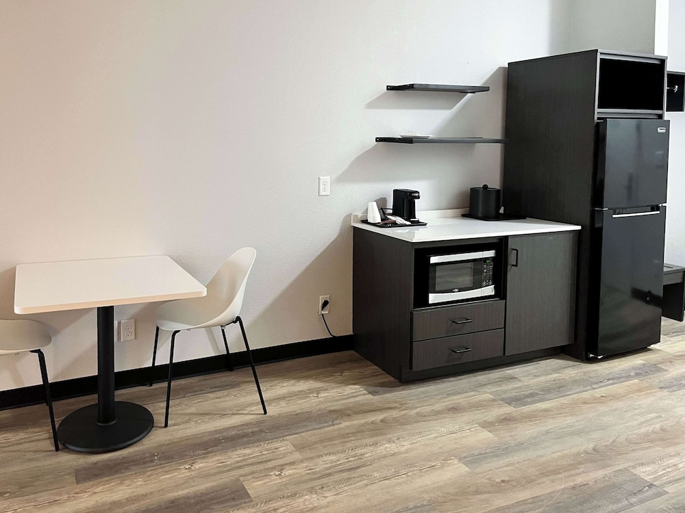 Studio 6 Elkhart IN Kitchenette Rooms - photo 9