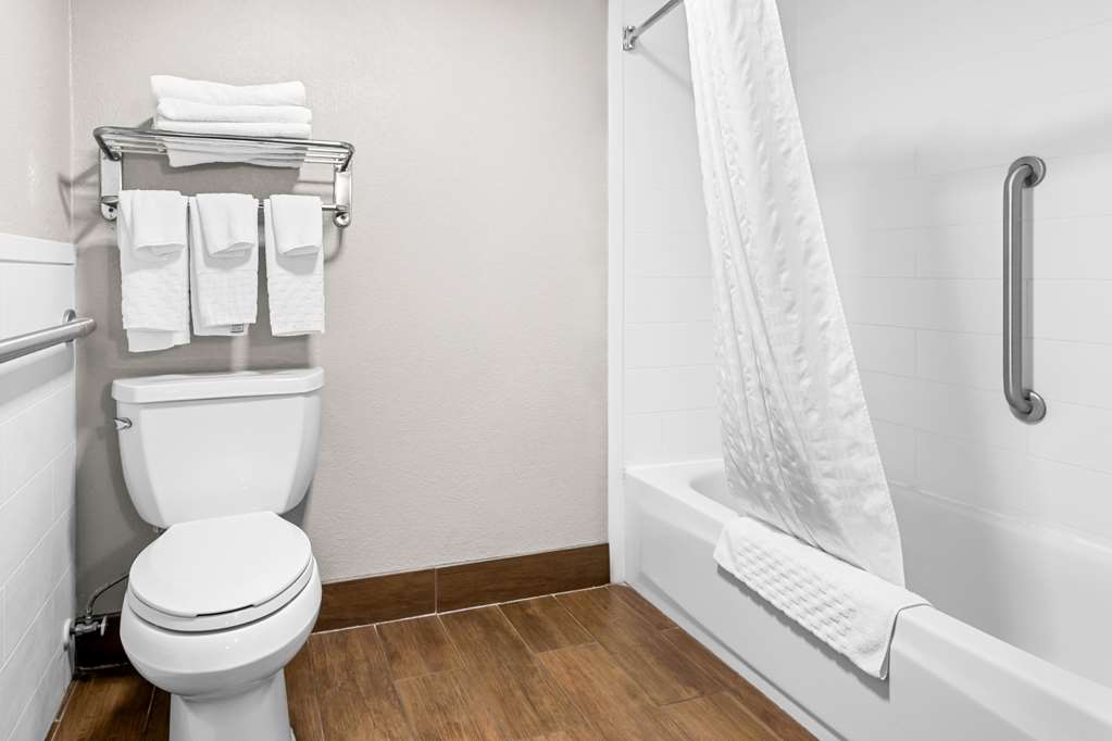 Best Western Executive Suites - photo 28