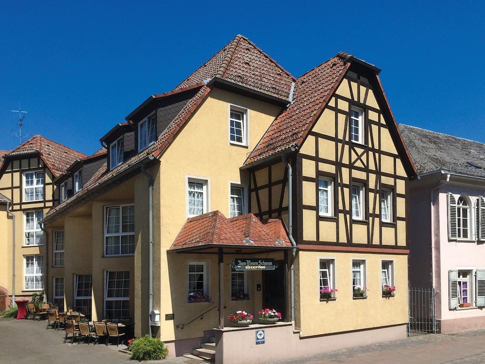 Hotel Zum Neuen Schwan — Walluf