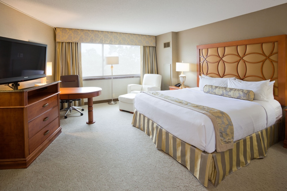 Crowne Plaza Minneapolis West by IHG - photo 14
