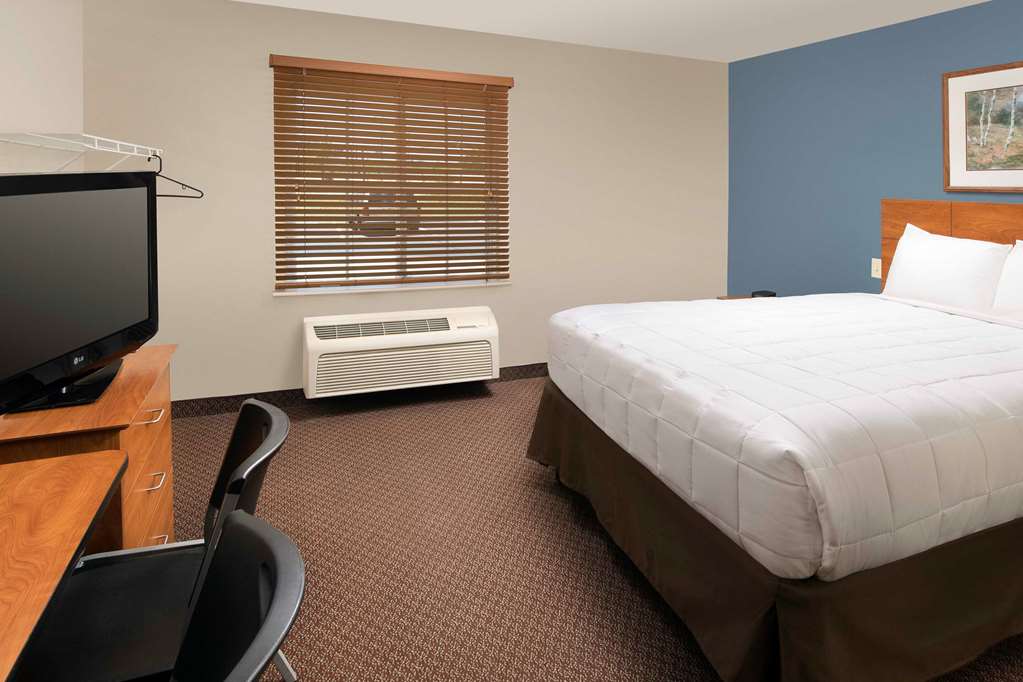 WoodSpring Suites San Antonio North Live Oak I 35 - photo 6