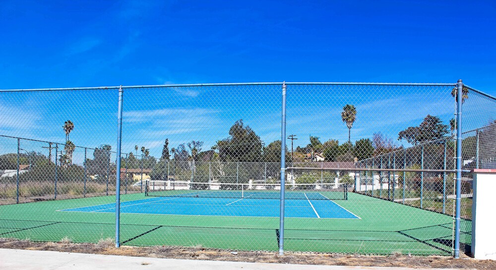 Motel 6 Vista - photo 17