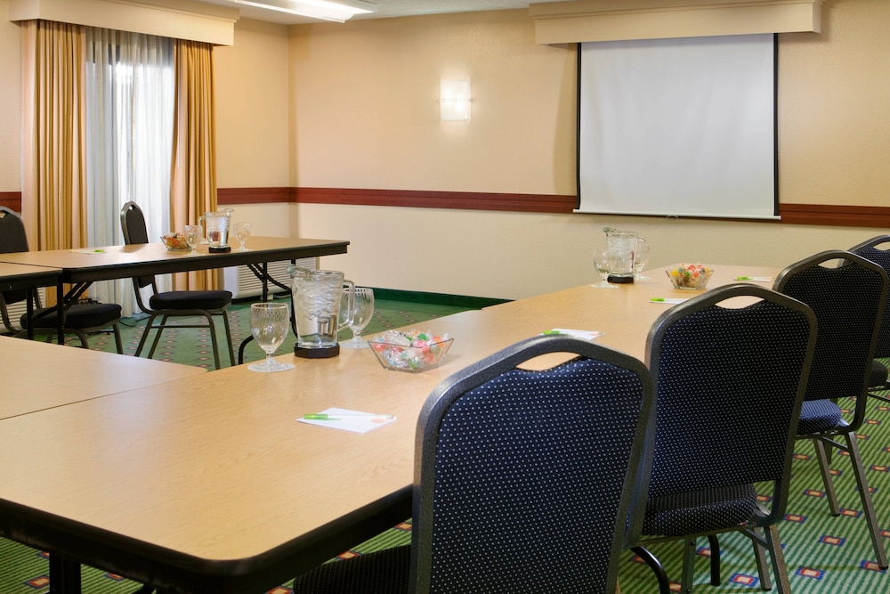 Courtyard by Marriott Hampton - photo 28