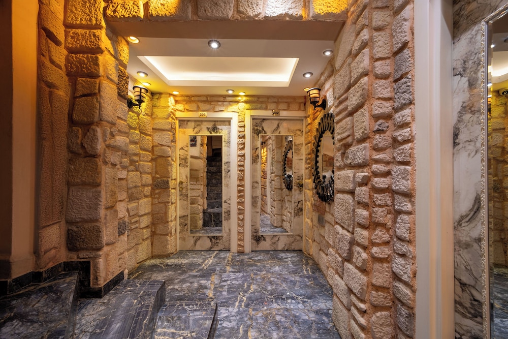 Rotana Hotel — Istanbul — photo 2
