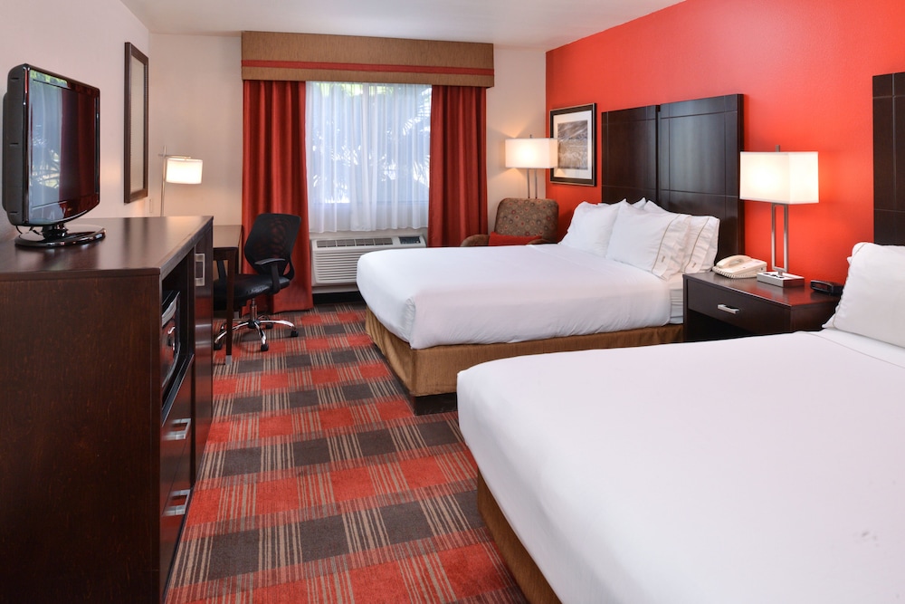 Holiday Inn Express Hotel & Suites Kingman by IHG - photo 9