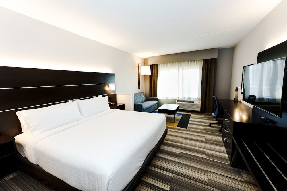 Holiday Inn Express & Suites Franklin Berry Farms by IHG - photo 11