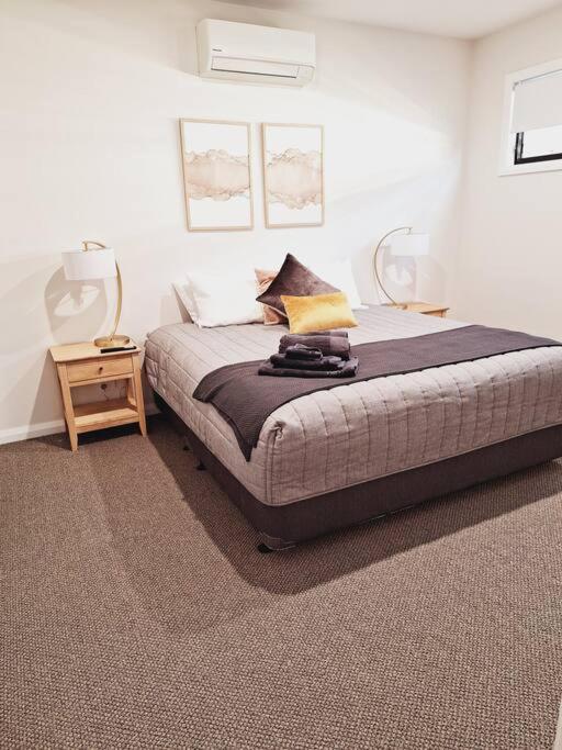 Neddidge Apartment 2 — 4-Star Luxury Hotel in Albury, Australia
