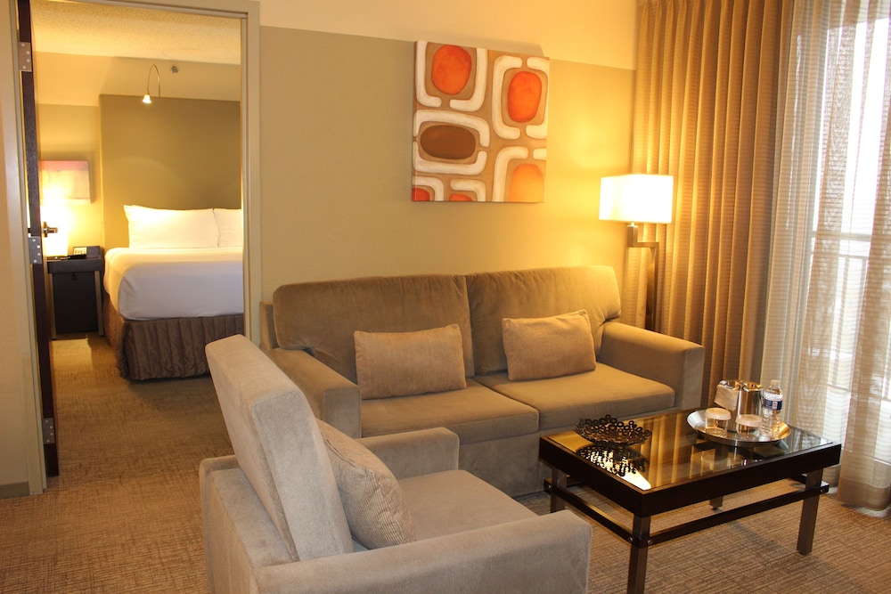 Crowne Plaza Chicago West Loop by IHG - photo 10