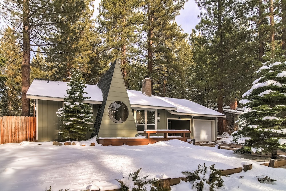 2574C Bear Creek Cabin — 4-Star Luxury Hotel in South Lake Tahoe, United States