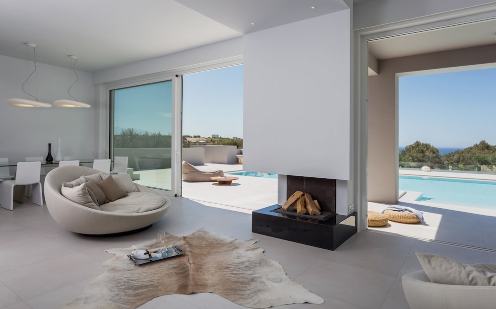 White Grace — 4-Star Luxury Hotel in Rethymno, Greece