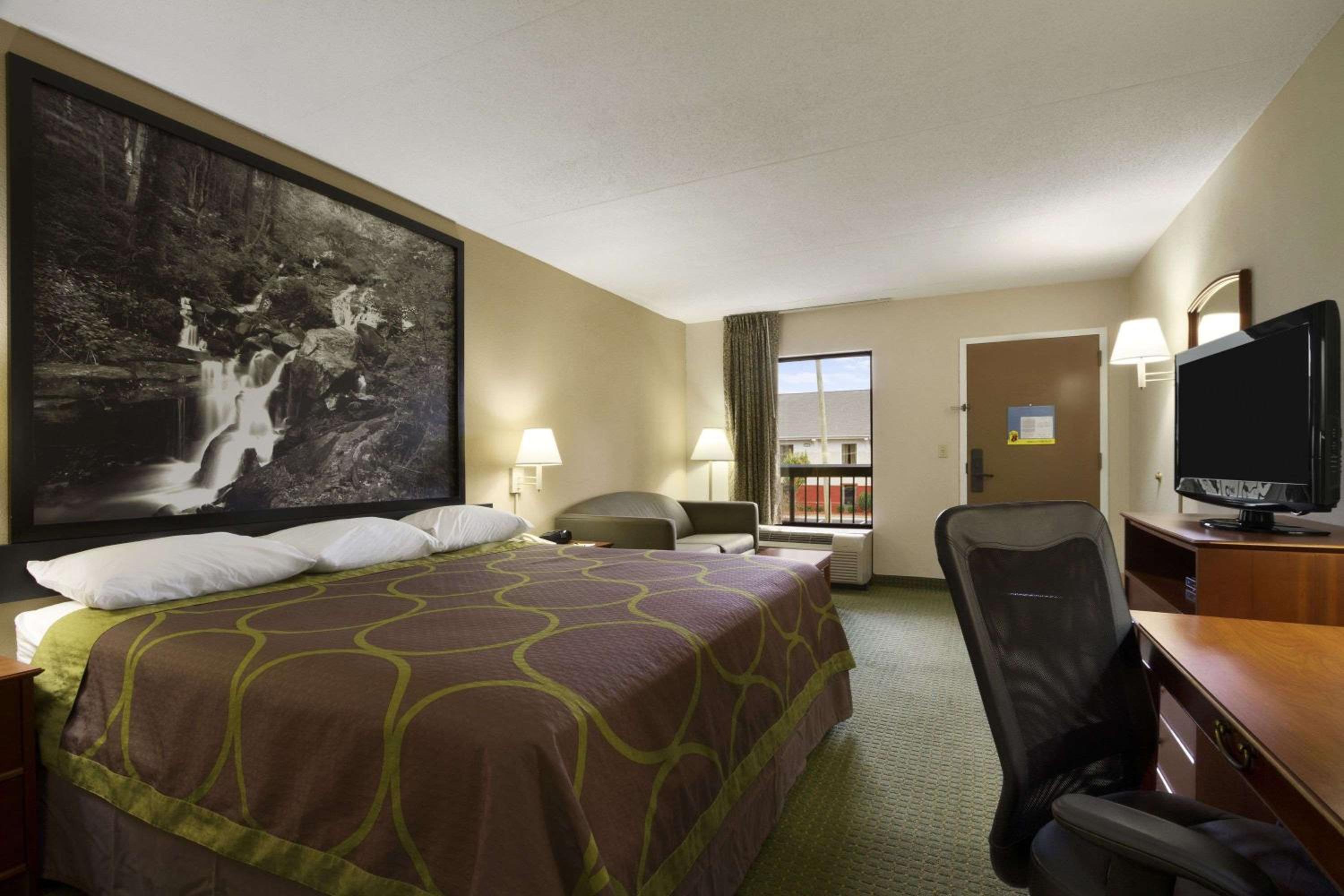Super 8 by Wyndham Calhoun - photo 20