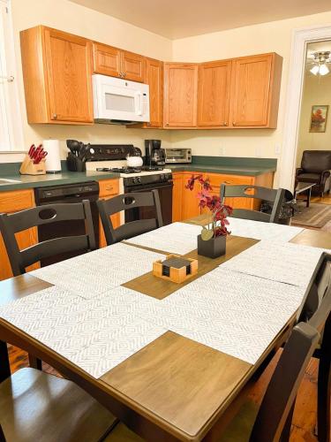 After the Game Apt 2 All Star Baseball Rentals — 4-Star Luxury Hotel in Oneonta, United States