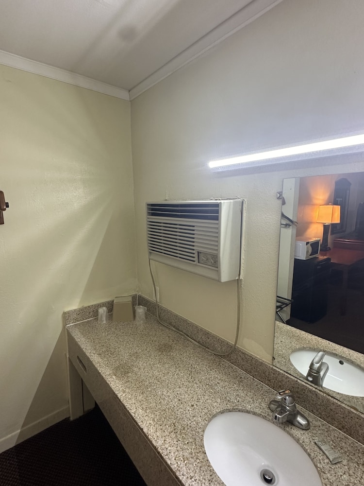 Best Inn - photo 11