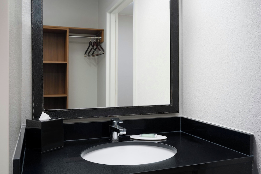 Fairfield Inn By Marriott Orlando Airport - photo 19