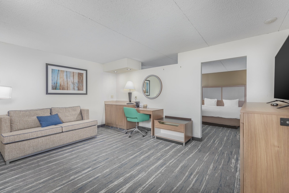 Crossroads Inn & Suites - photo 41