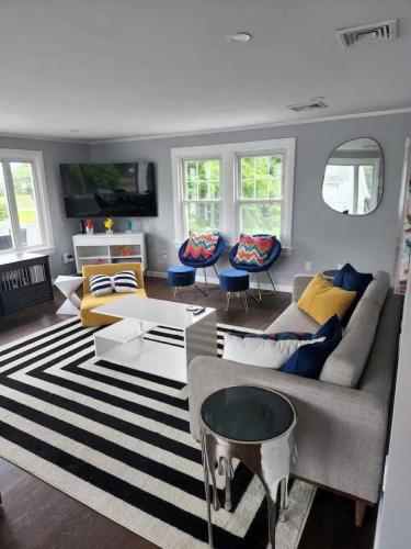 Middletown Modern Apartment RIBryan Property — 4-Star Luxury Hotel in Middletown, United States