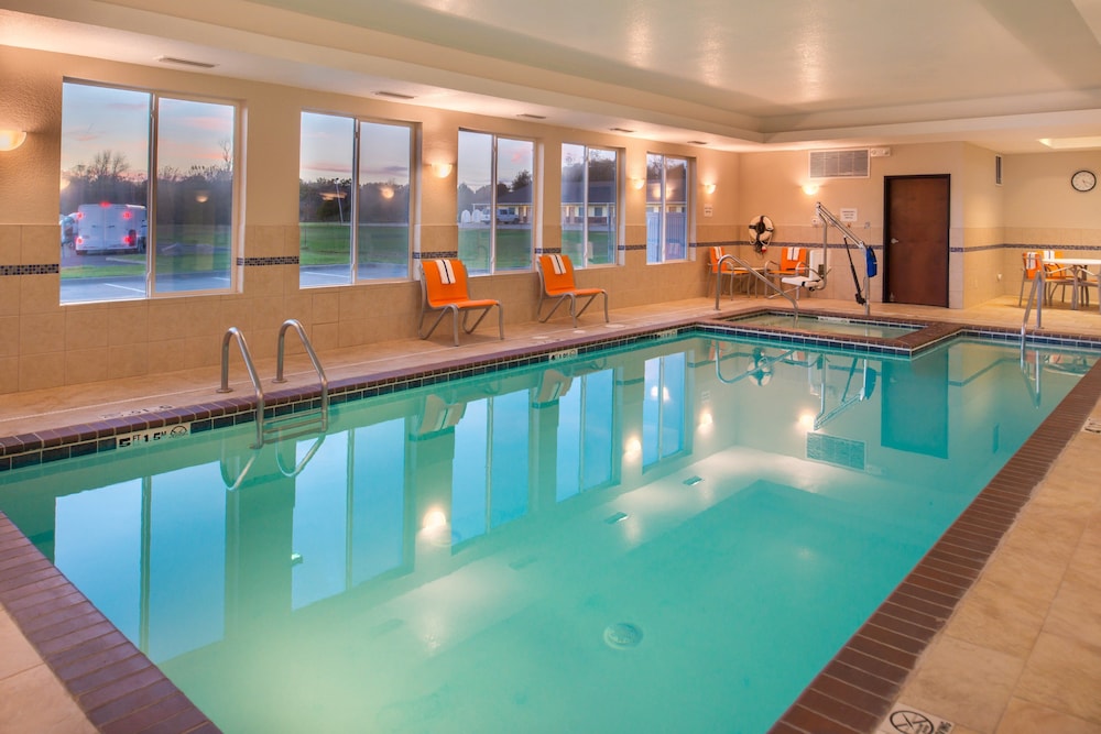 Holiday Inn Express Hotel & Suites Pittsburg by IHG - photo 45