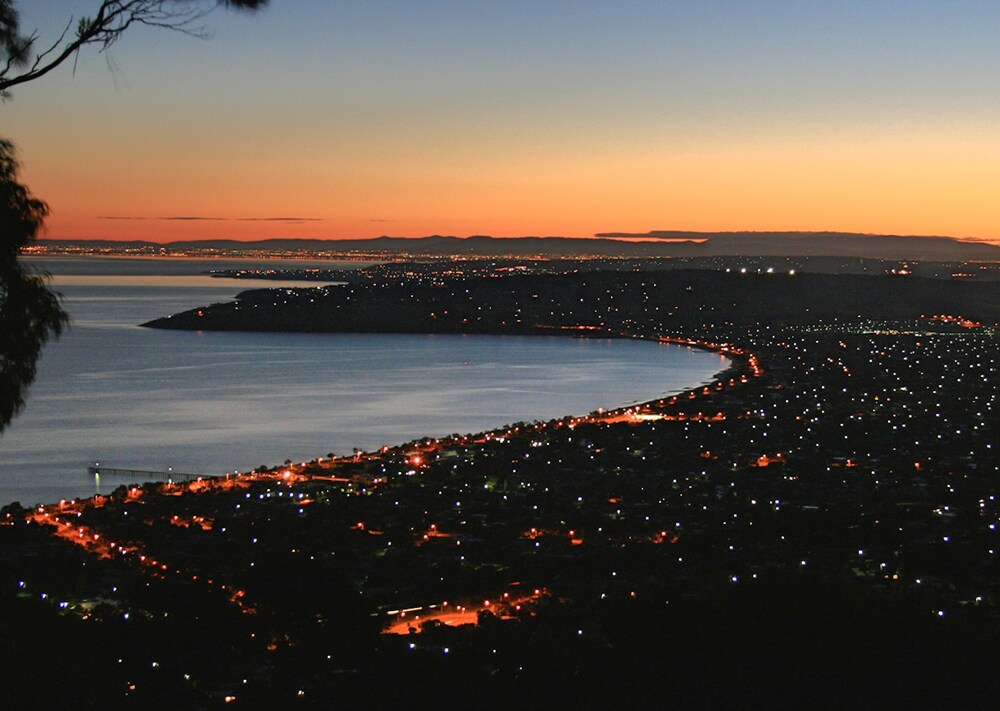 Dream Views at Arthurs Seat B & B — 4-Star Luxury Hotel in Rosebud, Australia